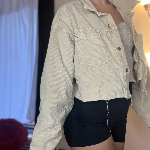 UO Distressed Cropped Corduroy Jacket - Picture 4 of 4